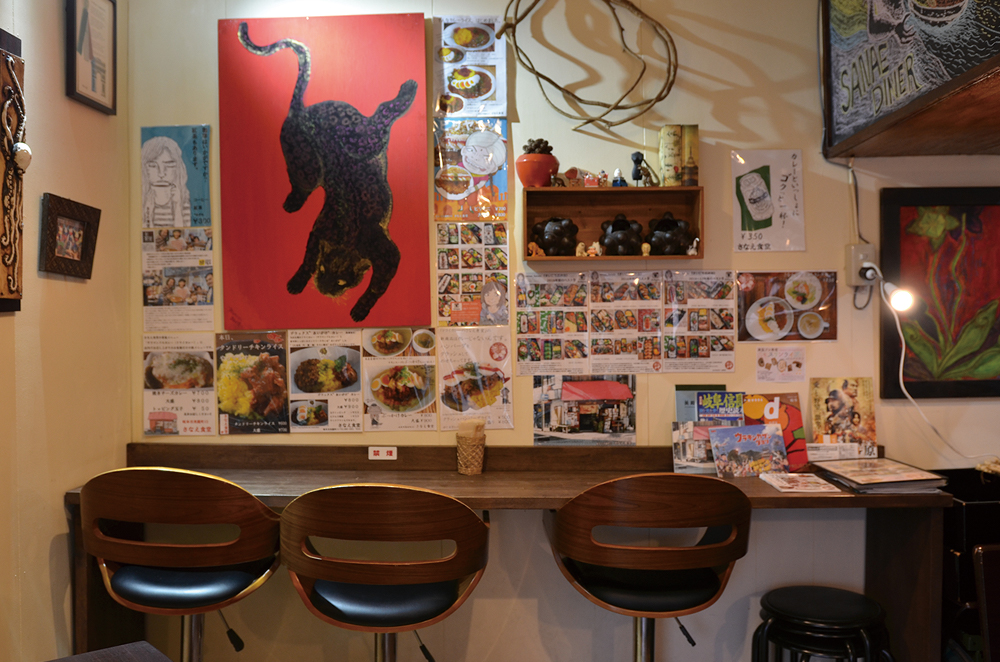 さなえ食堂店内